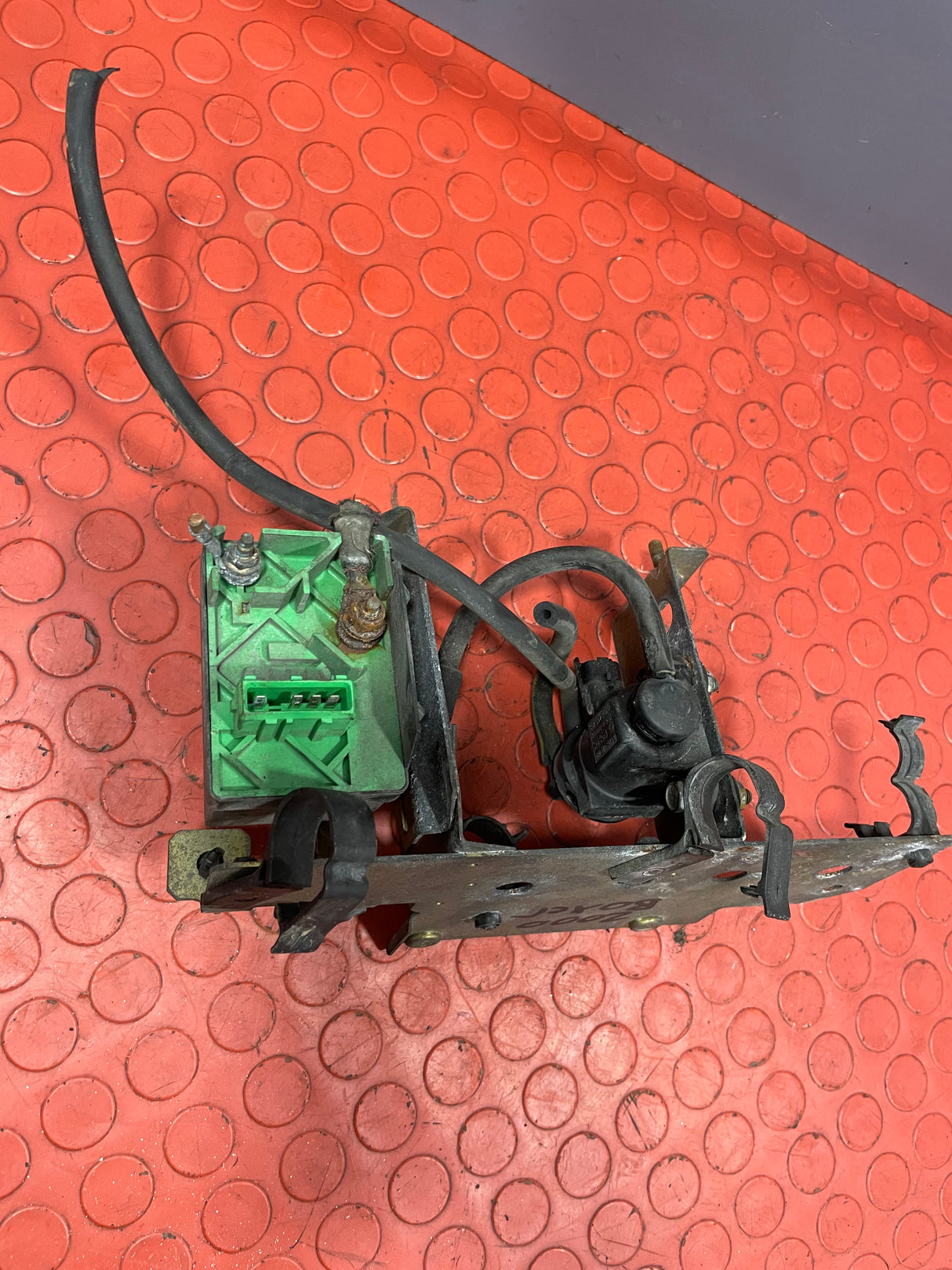 Citroen Relay/Peugeot Boxer/Fiat Ducato SET OF BOSCH VACUUM SOLENOID VALVE & GLOW PLUG RELAY w/ HOUSING 2000-2007 P/N 9628971180 / 9639912580